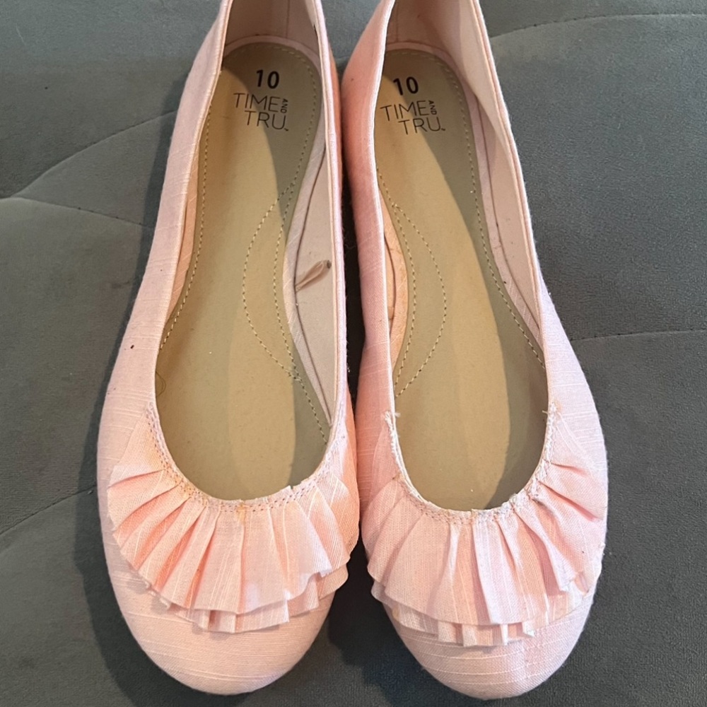 Pink flats adorable size 10